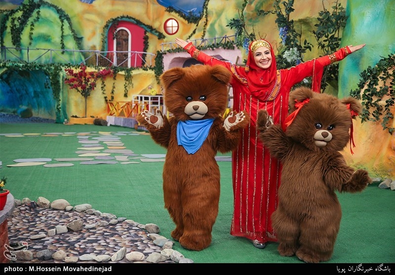 ملیکا زارعی مجری برنامه تلویزیونی دهکده کوهستانی