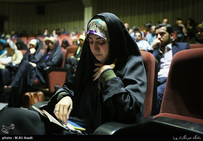 مراسم رونمایی از کتاب شعر ساده