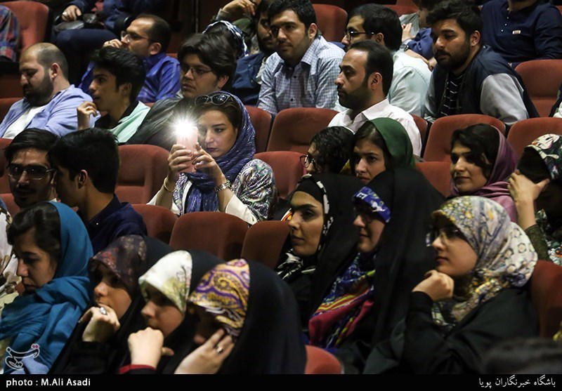 مراسم رونمایی از کتاب شعر ساده