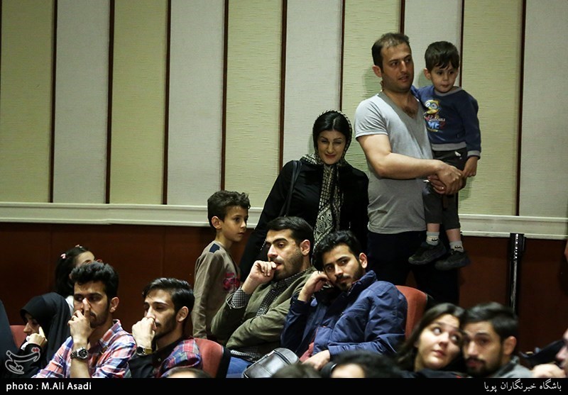 مراسم رونمایی از کتاب شعر ساده