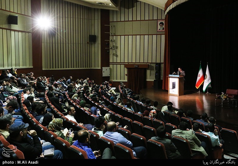 مراسم رونمایی از کتاب شعر ساده