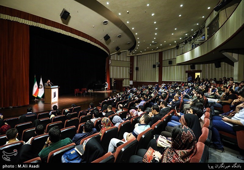 مراسم رونمایی از کتاب شعر ساده