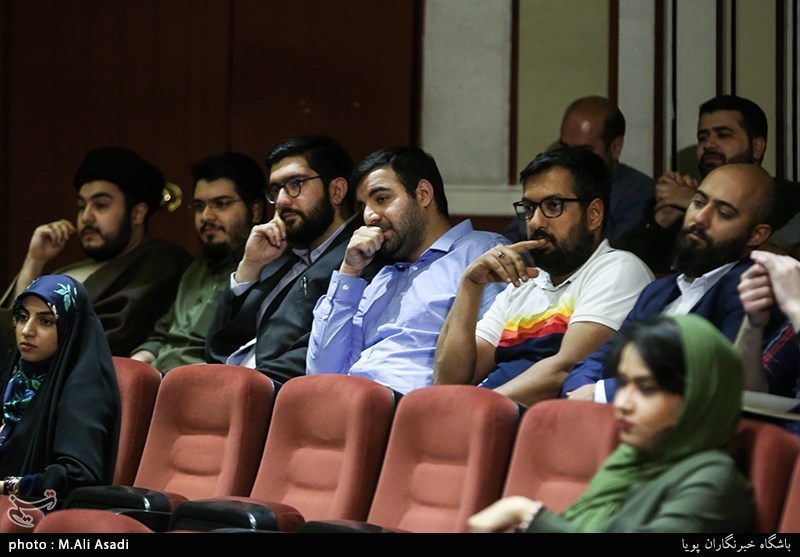 مراسم رونمایی از کتاب شعر ساده