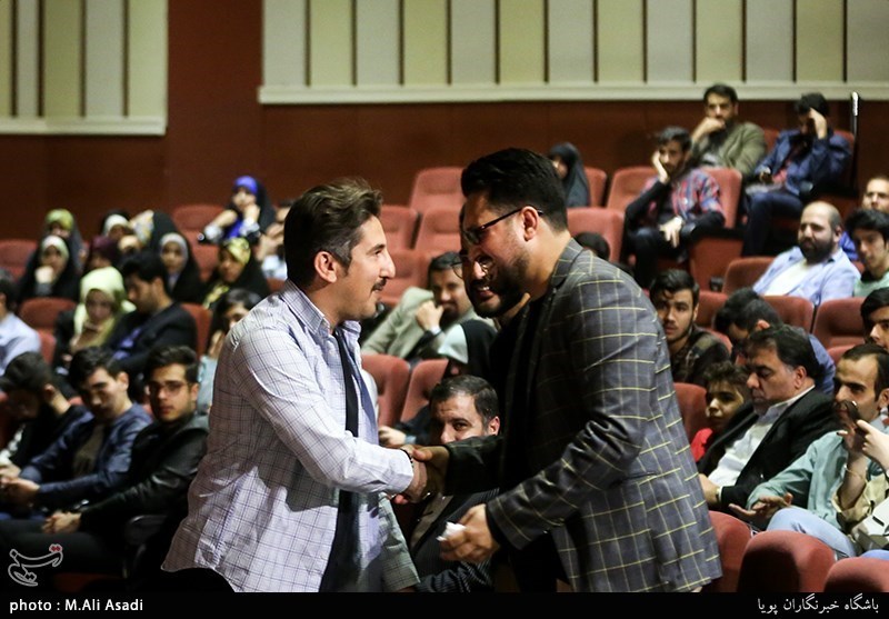 مراسم رونمایی از کتاب شعر ساده