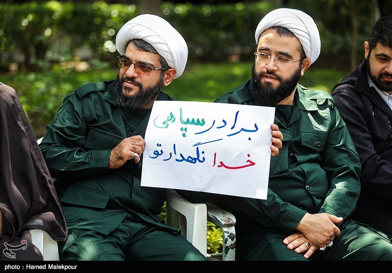 تجمع طلاب و روحانیون حوزه علمیه مروی در حمایت از سپاه