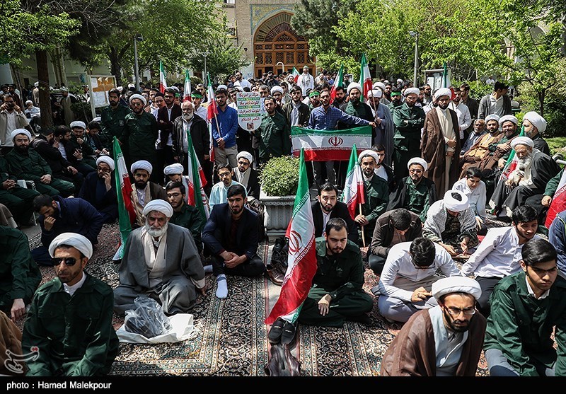 تجمع طلاب و روحانیون حوزه علمیه مروی در حمایت از سپاه