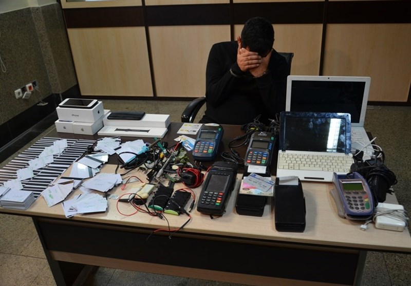 ضربه سنگین پلیس به شبکه 200نفره اجاره کارت بانکی در تهران