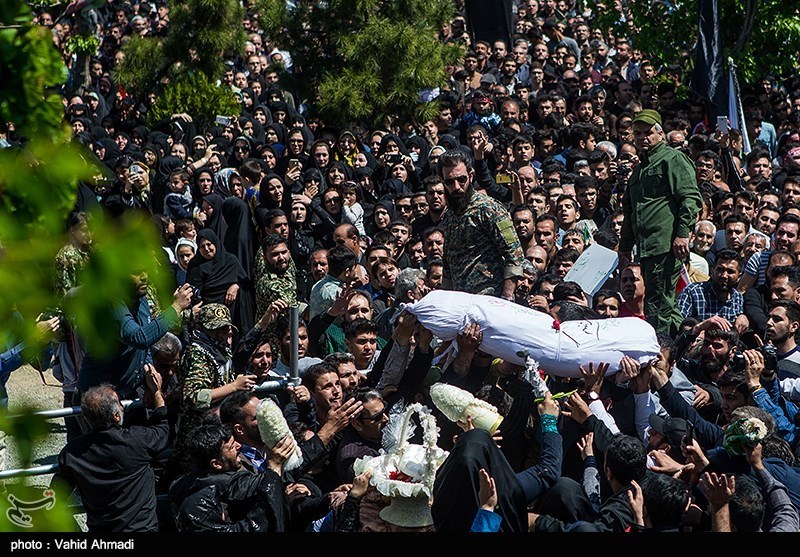 تشییع پیکر شهید مدافع حرم مجید قربانخانی