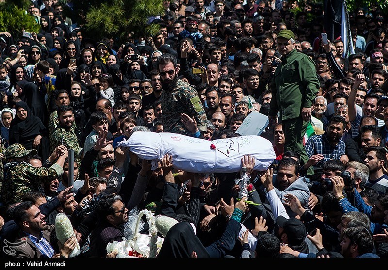 تشییع پیکر شهید مدافع حرم مجید قربانخانی