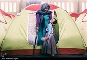 کمپ هایی که در نقاط مختلف شهر قرار گرفته است و به کمک سازمان بهزیستی و دیگر ارگانها بر پا شده اند. تا این بچه ها دوران کودکی خود را در قلعه سفید آرزوهلایشان در کنار خانوادیشان بگذرانند.