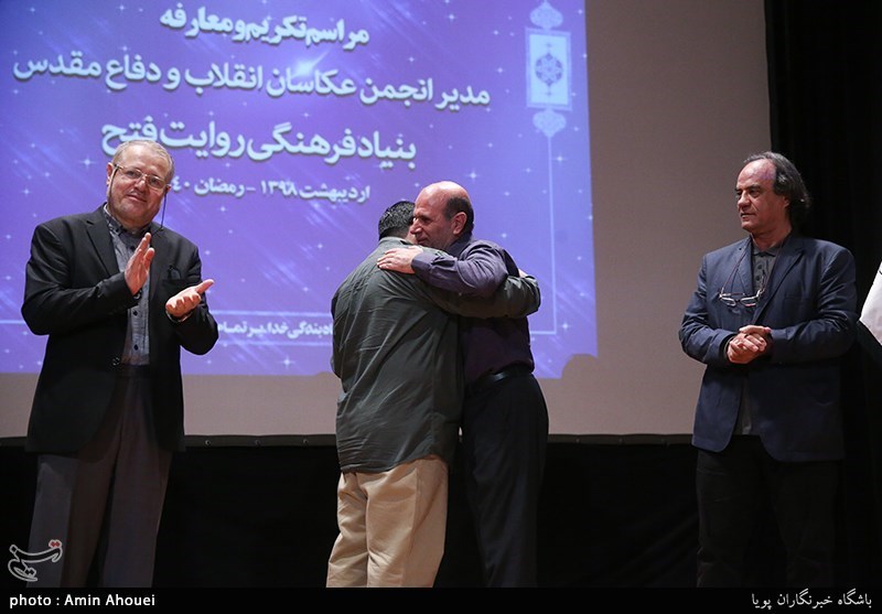 مراسم تکریم و معارفه مدیر انجمن عکاسان انقلاب و دفاع مقدس