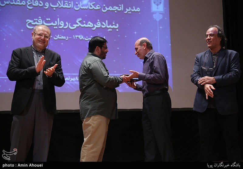 مراسم تکریم و معارفه مدیر انجمن عکاسان انقلاب و دفاع مقدس
