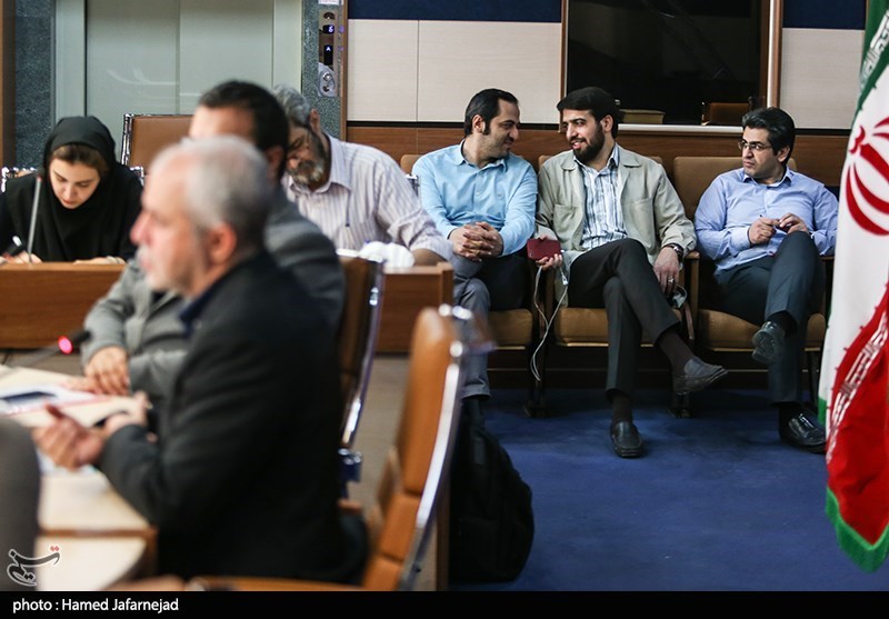 نشست خبری سعید اوحدی رییس سازمان فرهنگی هنری شهرداری تهران و اعلام فراخوان مسابقه عکس(گِل و دل)با موضوع سیلاب