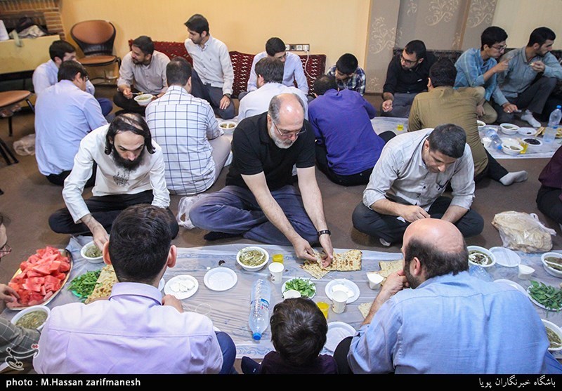 بسته بندی افطاری امام حسنی ها