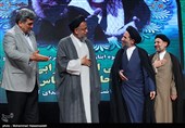 حجت الاسلام ابوترابی فرد و حجت الاسلام علوی وزیر اطلاعات و پیروز حناچی شهردار تهران و در یادواره شهدای غریب آزاده