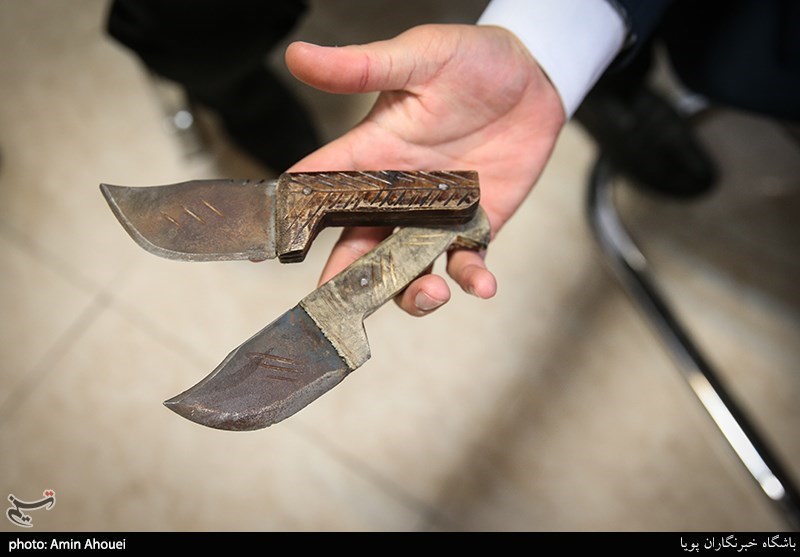 سارقان گوشی‌های شهرک قدس به دام افتادند 