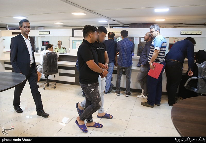 سارقان گوشی‌های شهرک قدس به دام افتادند 