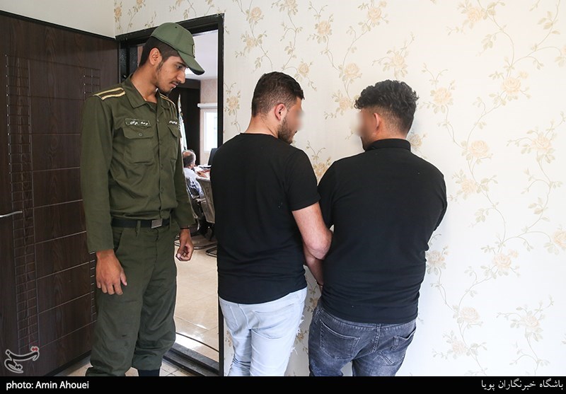 سارقان گوشی‌های شهرک قدس به دام افتادند 