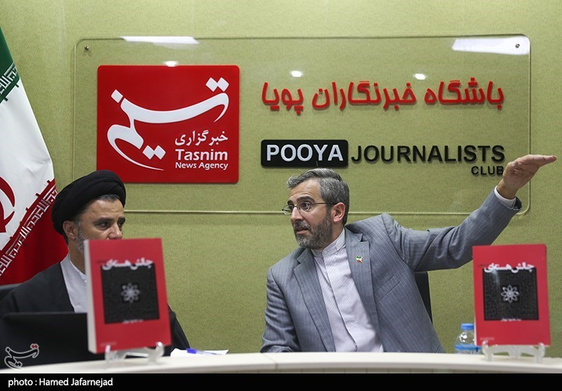 نشست نقد و بررسی کتاب چالش هسته ای  با حضور علی باقری معاون سابق دبیر شورای عالی امنیت ملی و حجت الاسلام سیدمحمود نبویان نویسنده کتاب