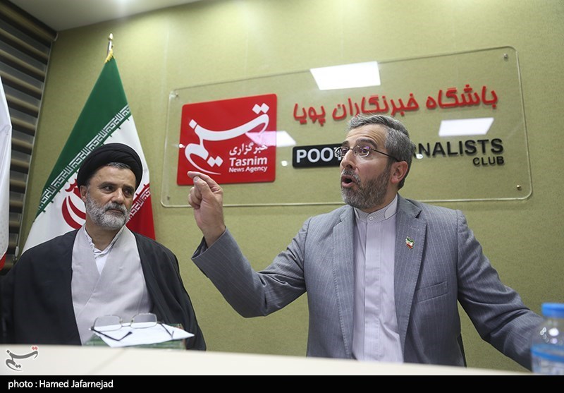 نشست نقد و بررسی کتاب چالش هسته ای  با حضور علی باقری معاون سابق دبیر شورای عالی امنیت ملی و حجت الاسلام سیدمحمود نبویان نویسنده کتاب