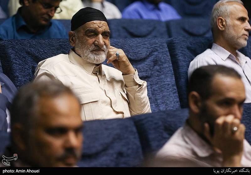 رونمایی از کتاب خاطرات حاج احمد قدیریان