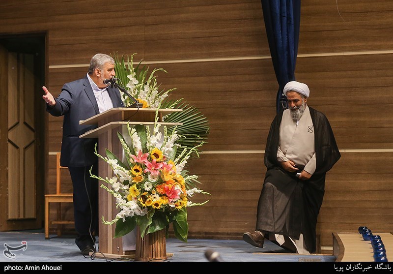 رونمایی از کتاب خاطرات حاج احمد قدیریان