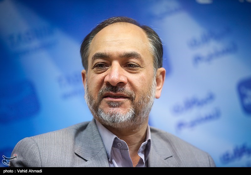 میزگرد درباره "تبیین مقاومت از منظر رهبر معظم انقلاب