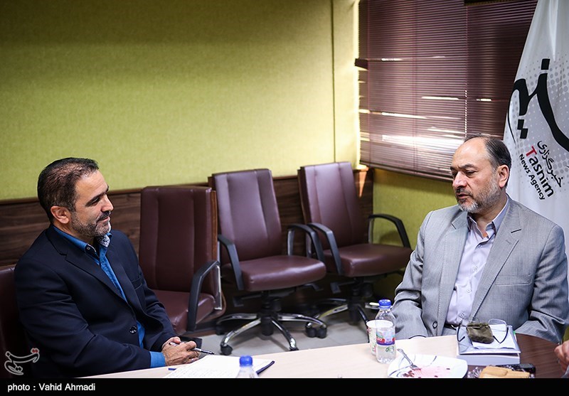 میزگرد درباره "تبیین مقاومت از منظر رهبر معظم انقلاب