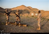 میدان تیر تپانچه در آغاز مسابقه تیراندازی ترکیبی روز نخست مرحله نهایی اولین دوره مسابقات تیراندازی یگان ویژه فاتحین