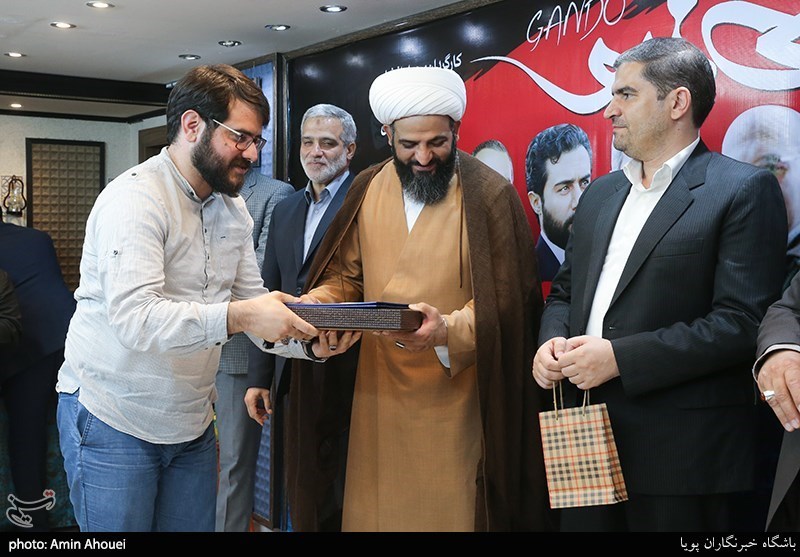 تقدیر از مجتبی امینی تهیه کننده  سریال گاندو در خبرگزاری تسنیم