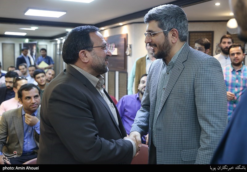 محسن یزدی قائم مقام شبکه سه در مراسم تقدیر از عوامل سریال گاندو در خبرگزاری تسنیم