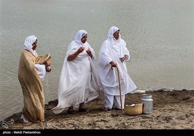 غسل تعمید مندائیان در رود کارون