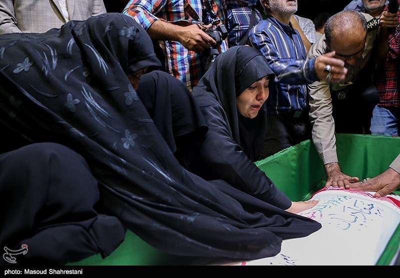 مراسم وداع با پیکرمطهرشهید حسین ادبیان