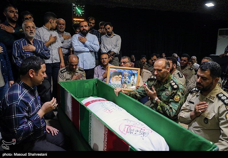 مراسم وداع با پیکرمطهرشهید حسین ادبیان