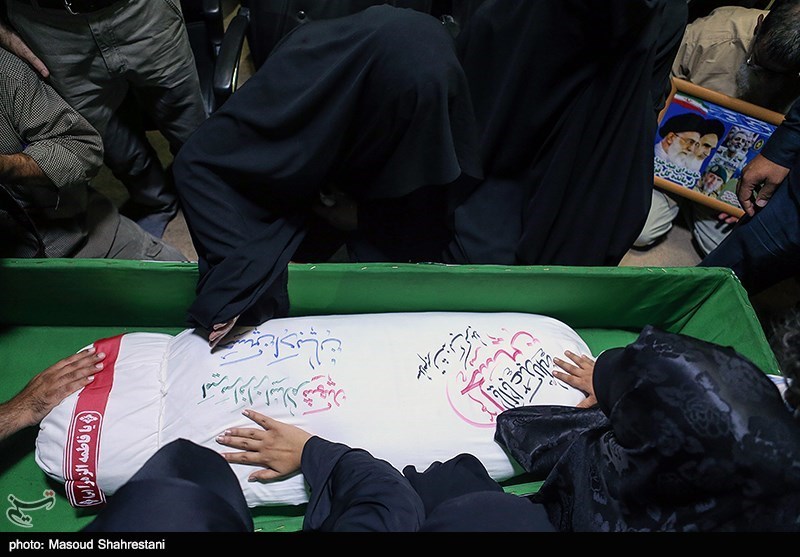 مراسم وداع با پیکرمطهرشهید حسین ادبیان