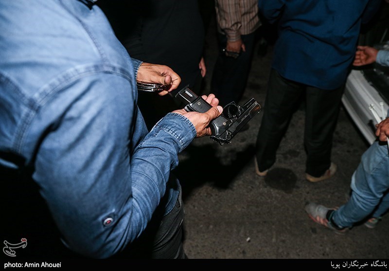 عملیات شبانه پلیس برای برچیدن پاتوق موادفروشها در حاشیه جاده جاجرود