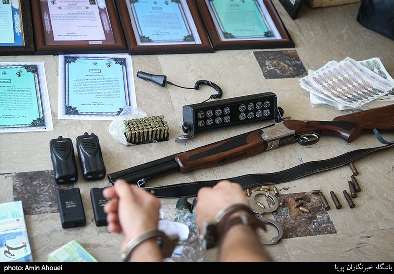 کشف سلاح و متهمات از باند قاچاق دارو
