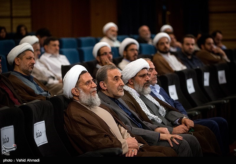 آئین رونمایی از کتاب انقلاب چهل ساله