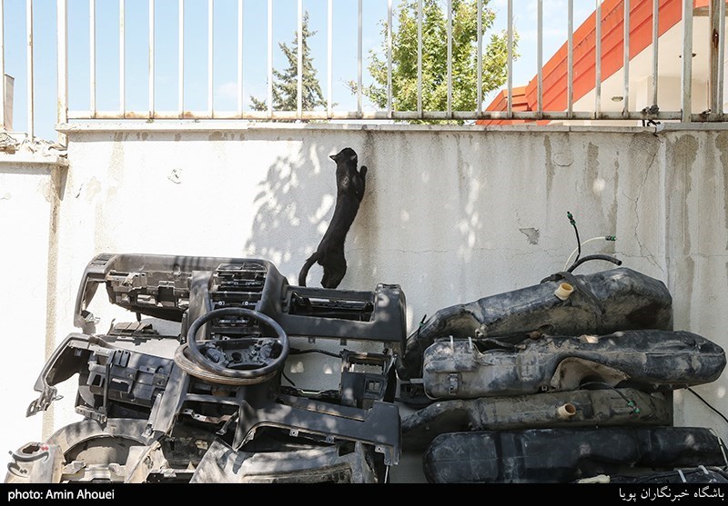 خودروهای قطعه‌قطعه شده و قطعات کشف شده توسط کلانتری 134 شهرک قدس