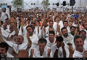 حجاج ایرانی در مراسم دعای عرفه در صحرای عرفات