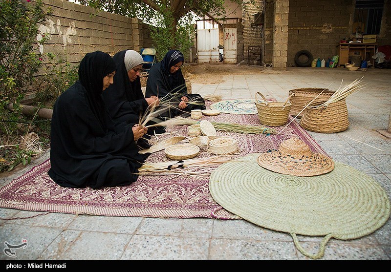 حصير بافی هنر زنان روستای علوه