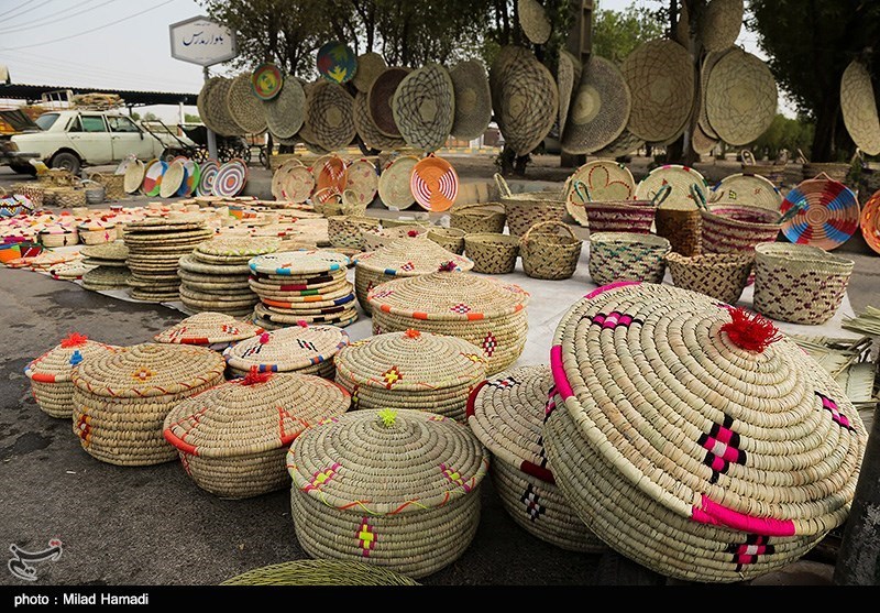 حصير بافی يا همان خزاره بافی در زبان محلي دست بافته ای از بوميان شهرستان كارون است كه در روستای علوه قدمتی چندين ساله دارد.