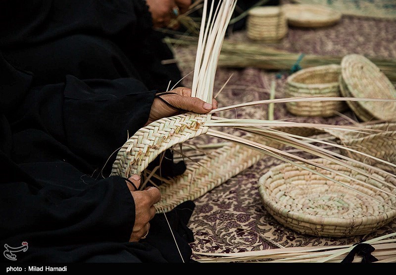 حصير بافی يا همان خزاره بافی در زبان محلي دست بافته ای از بوميان شهرستان كارون است كه در روستای علوه قدمتی چندين ساله دارد.