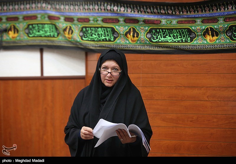 پشت صحنه نمایش رادیویی مهاجرین خاک سرخ