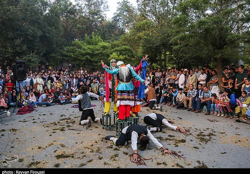 برای نخستین‌بار؛ زنان زندانی تئاتر خیابانی اجرا می‌کنند