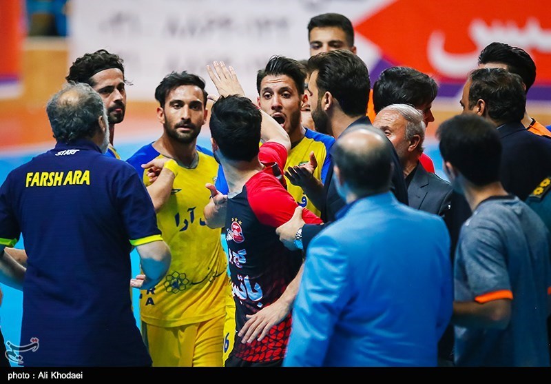 دیدار تیم‌های فوتسال گیتی‌پسند اصفهان و فرش‌آرا مشهد