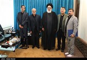 دیدار مجید قلی‌زاده مدیرعامل و جمعی از مدیران خبرگزاری تسنیم با آیت‌الله سیدمحمدمهدی حسینی‌همدانی نماینده ولی‌فقیه در استان البرز و امام جمعه کرج