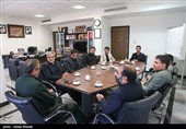 دیدار مجید قلی‌زاده مدیرعامل و جمعی از مدیران خبرگزاری تسنیم با سردار سید یوسف مولایی فرمانده سپاه امام حسن مجتبی(ع)