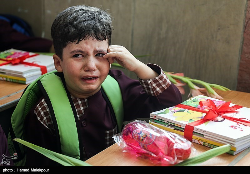 جشن شکوفه‌ها در دبستان تشیع نازی آباد