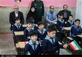 جشن شکوفه‌ها در دبستان تشیع نازی‌آباد با حضور محسن حاجی میرزایی وزیر آموزش و پرورش